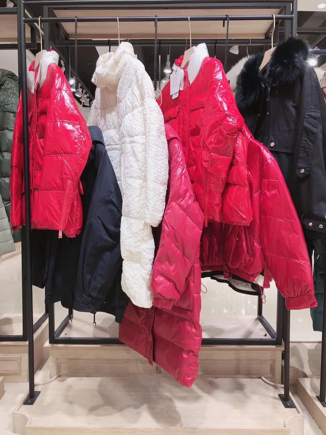 CK·豪華羽絨服21冬品牌折扣女裝外套一手批發(fā)貨源 奢華高 端品牌折扣女裝