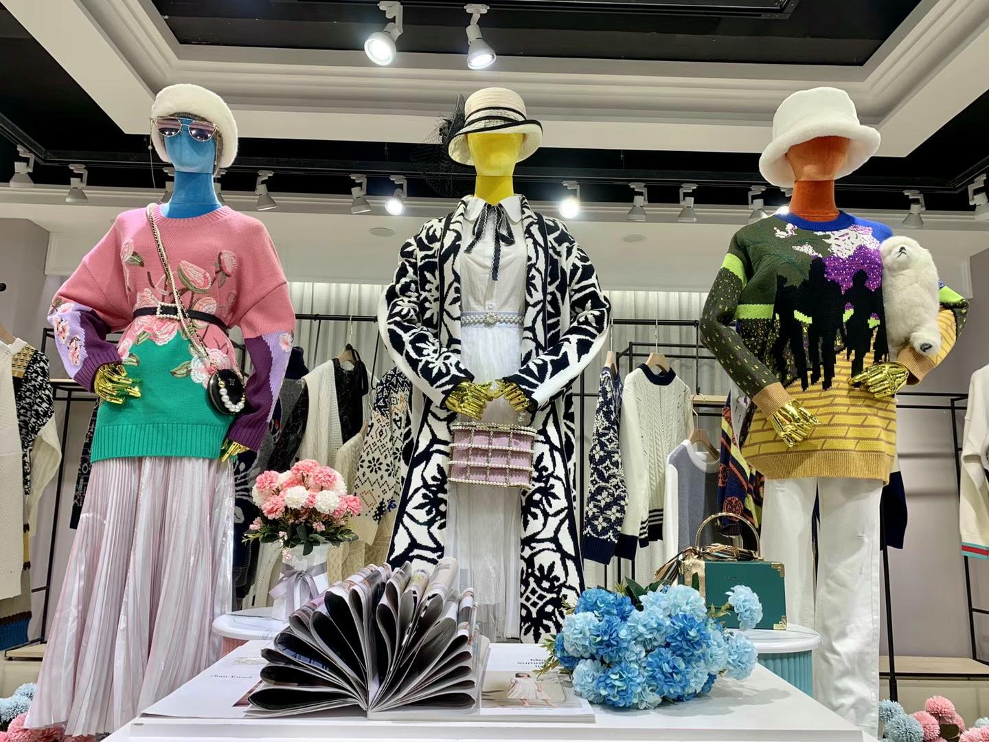 香港知 名品牌2021純冬品牌折扣女裝衣服批發(fā) 淘寶直播貨源供應(yīng)商