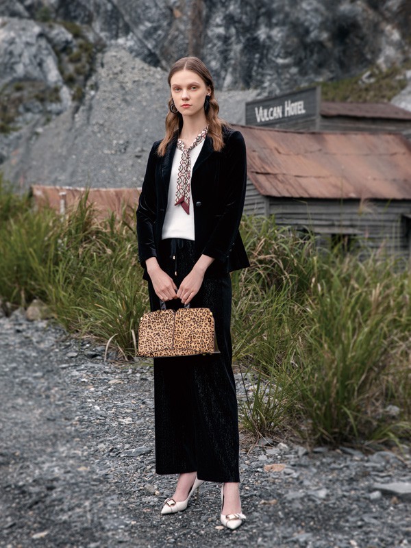 淑女貨品千百惠春夏國(guó)內(nèi)知 名品牌女裝尾貨庫存打包走份