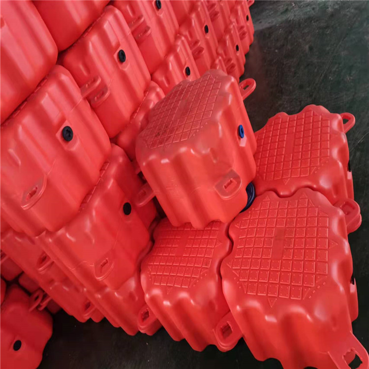 塑料浮筒摩托艇泊位浮動碼頭 水上舞臺浮橋 魚塘養(yǎng)殖網(wǎng)箱