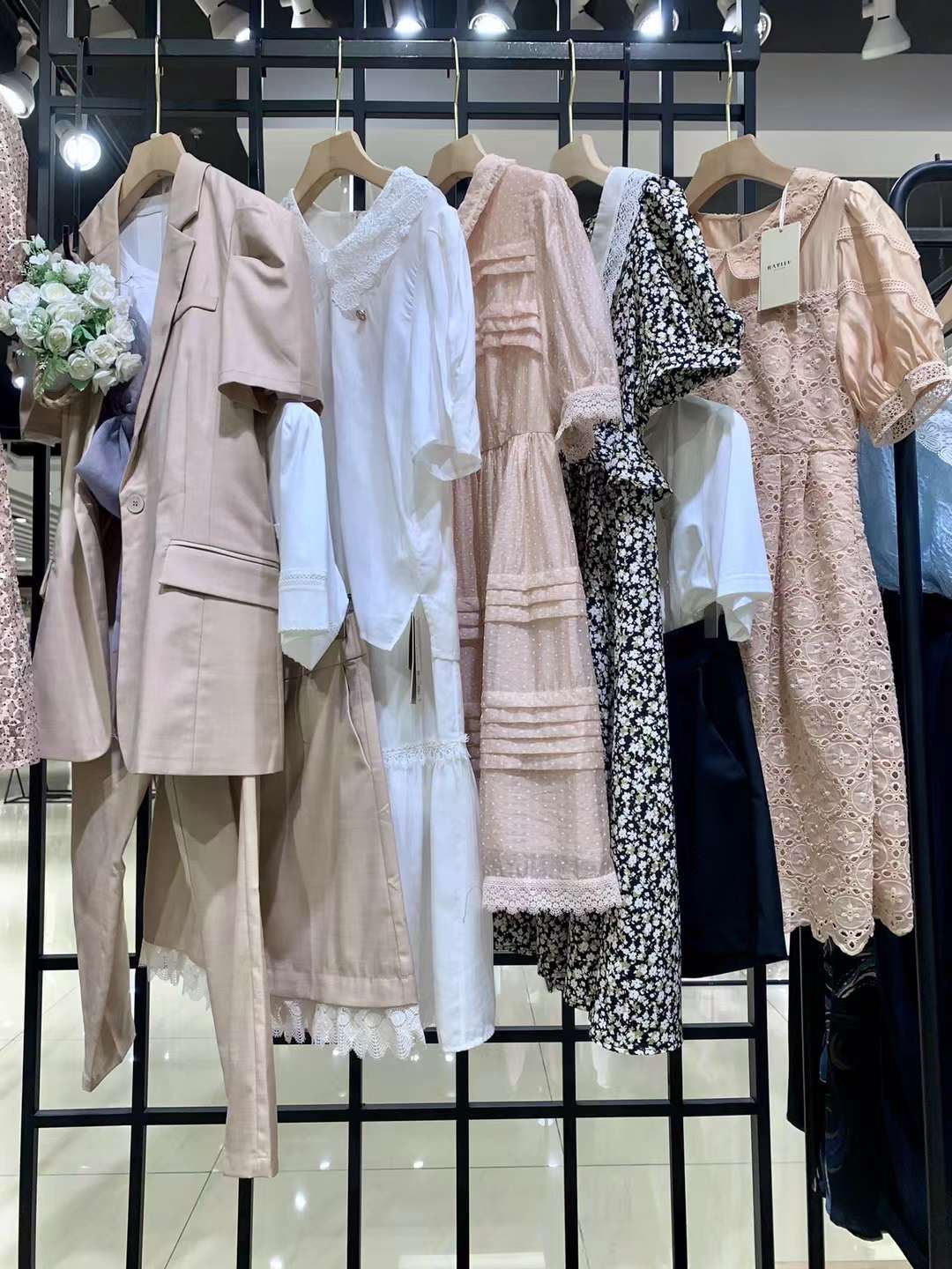 國內(nèi)一二線女裝品牌芭依璐2022夏折扣女裝尾貨走份批發(fā)