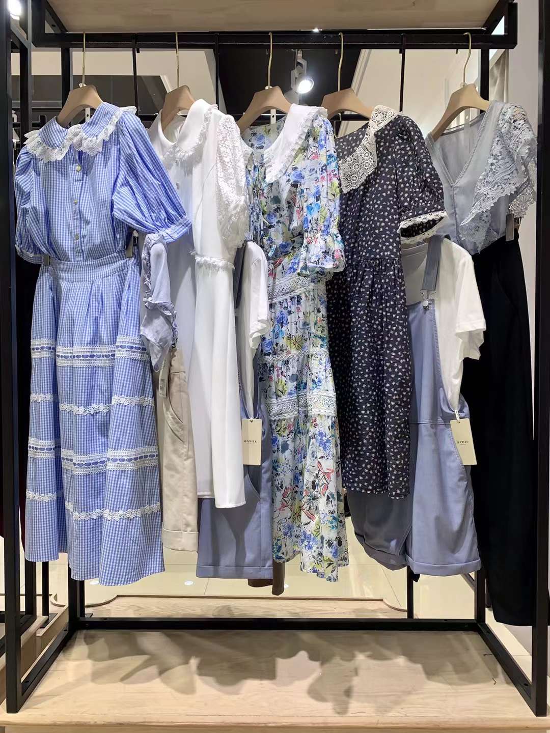 國內(nèi)一二線女裝品牌芭依璐2022夏折扣女裝尾貨走份批發(fā)