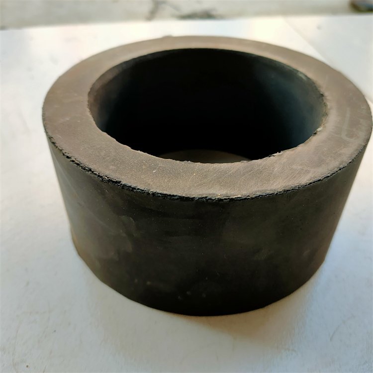 衡水先進(jìn)橡塑制品有限公司黑色橡膠減震墊