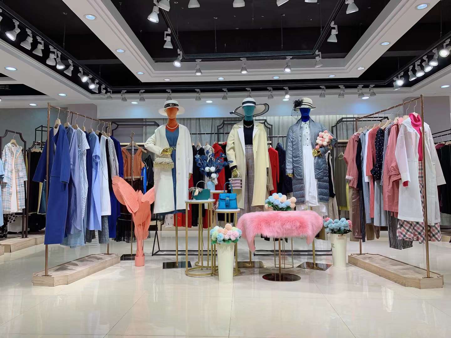 國內(nèi)一二線品牌瑪塞莉四季款品牌女裝折扣一手貨源批發(fā)供應(yīng)鏈