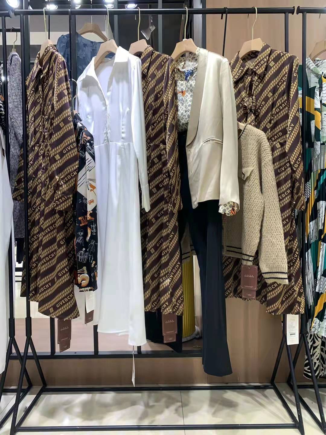 品牌迪奧漫2022春品牌折扣女裝貨源庫存批發(fā)市場