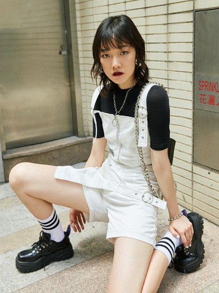原創(chuàng)設(shè)計師品牌有癮春夏品牌折扣女裝電商拿貨渠道