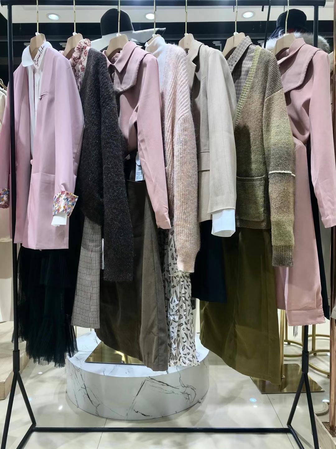 【麥雅圖】2021冬一 線女裝品牌折扣女裝撤柜庫存尾貨清倉處理批發(fā)