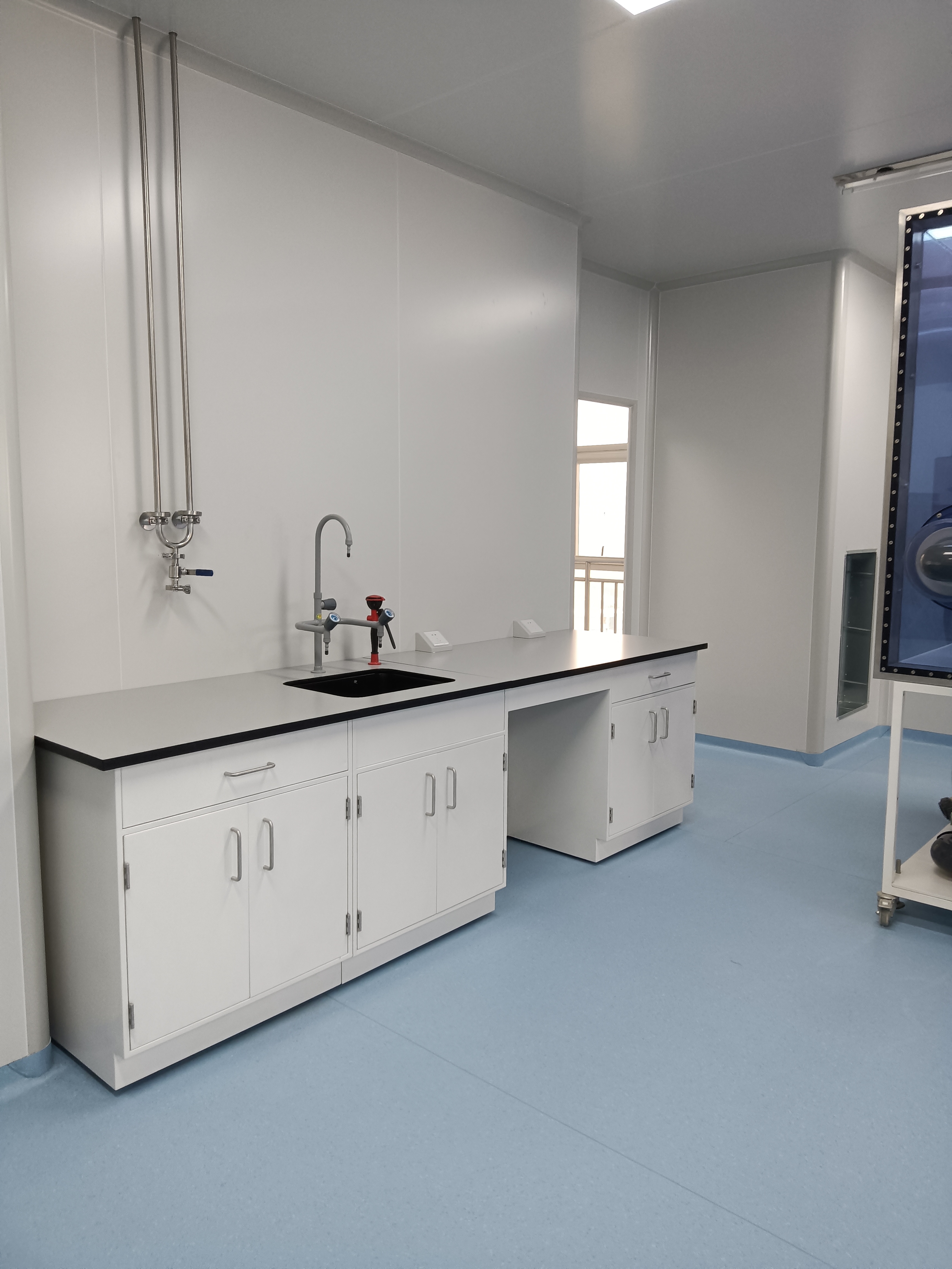 寧夏全鋼試驗臺化驗室工作臺廠家價格、電話（銀川沃邦實驗臺廠價批發(fā)）