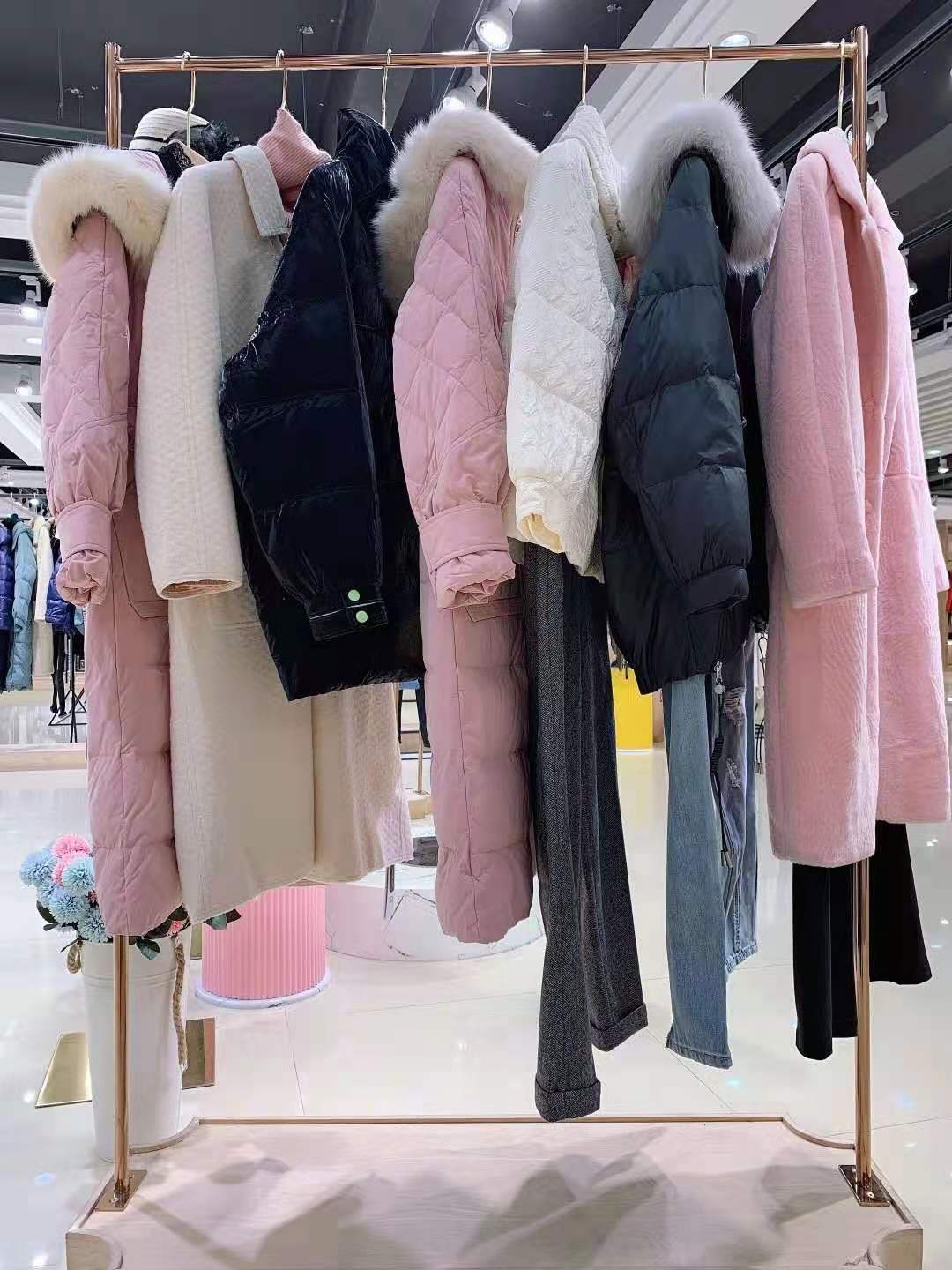 高端知 名品牌瑪荻斯娃秋精 品品牌折扣女裝尾貨批發(fā)