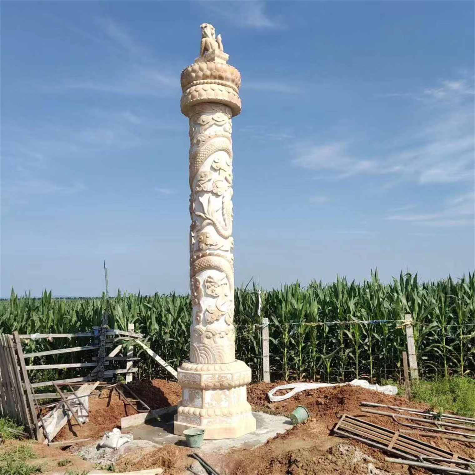 廠家供應石雕盤龍柱