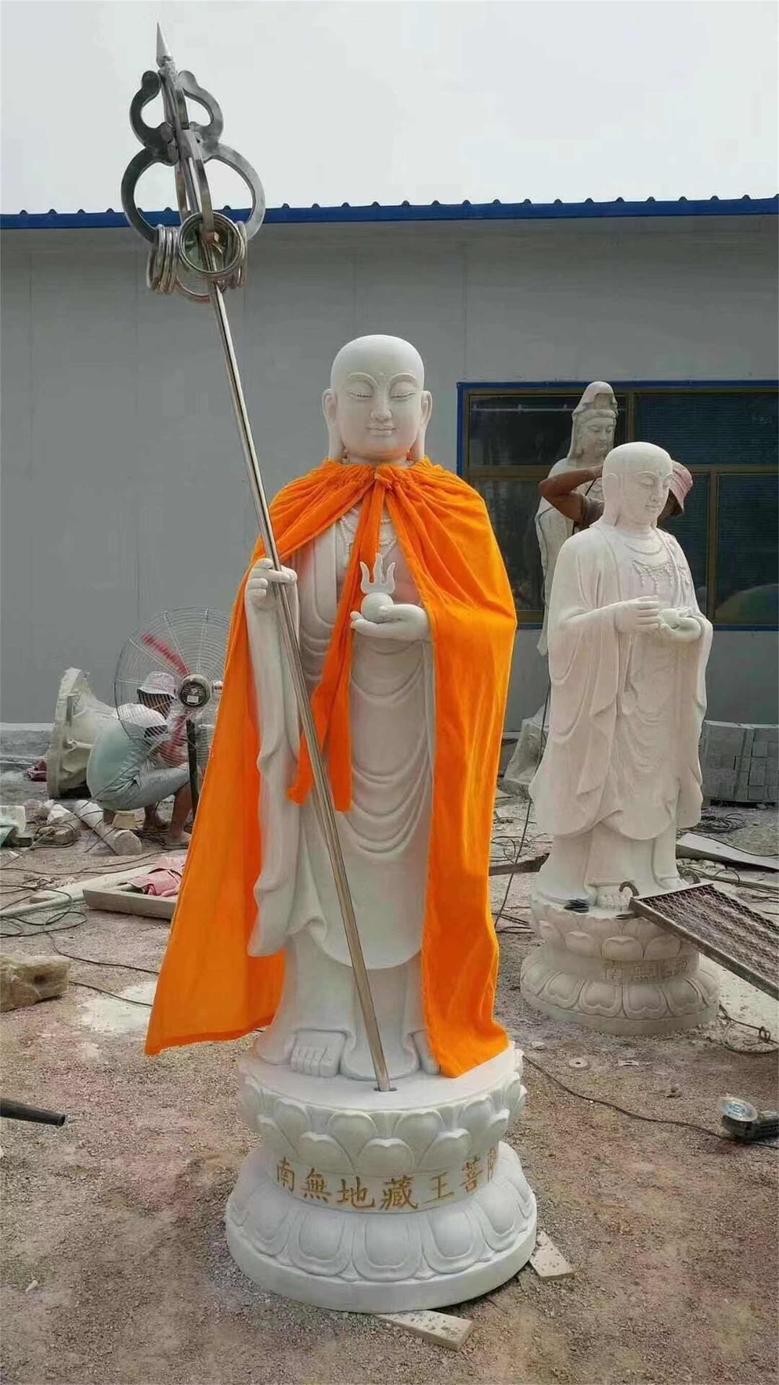 石雕地藏王雕塑批發(fā)   石雕地藏王雕塑供應(yīng)商