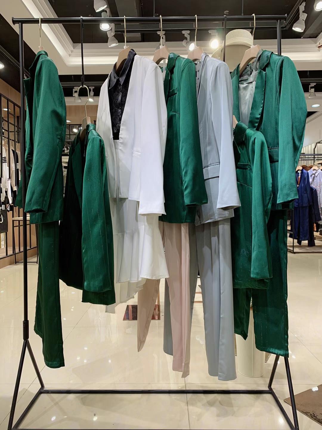 【珂萊迪奧】22春高 端輕奢品牌品牌折扣女裝尾貨三標(biāo)齊全打包走份批發(fā)