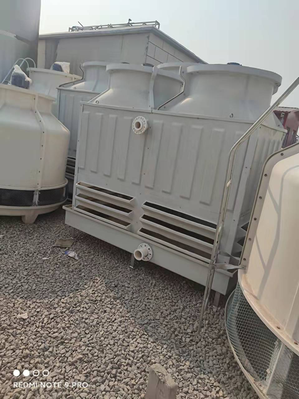 新型節(jié)能冷卻塔 玻璃鋼冷卻塔 圓形冷卻塔 方形逆流式冷卻塔 50噸方形冷卻塔 鵬達(dá)二手設(shè)備