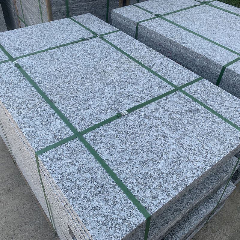 芝麻灰花崗巖石材廠家 灰麻石地鋪石材 適用廣場磚 人行道鋪地石塊