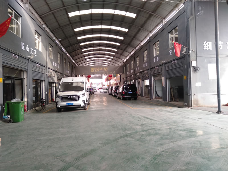 西安奔馳威霆商務(wù)車改裝廠規(guī)范化