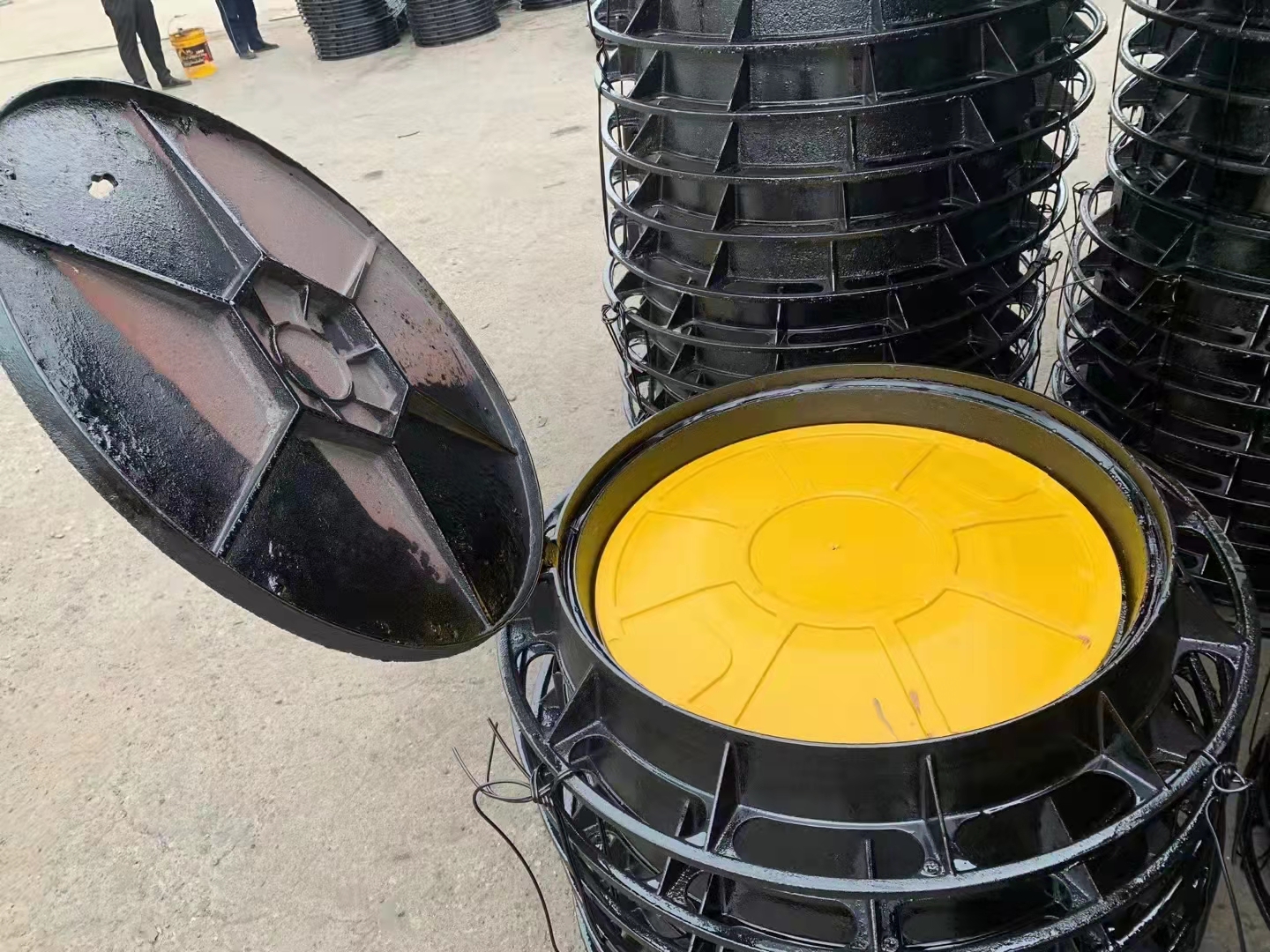 鑄鐵井蓋廠家  鑄鐵井蓋報價