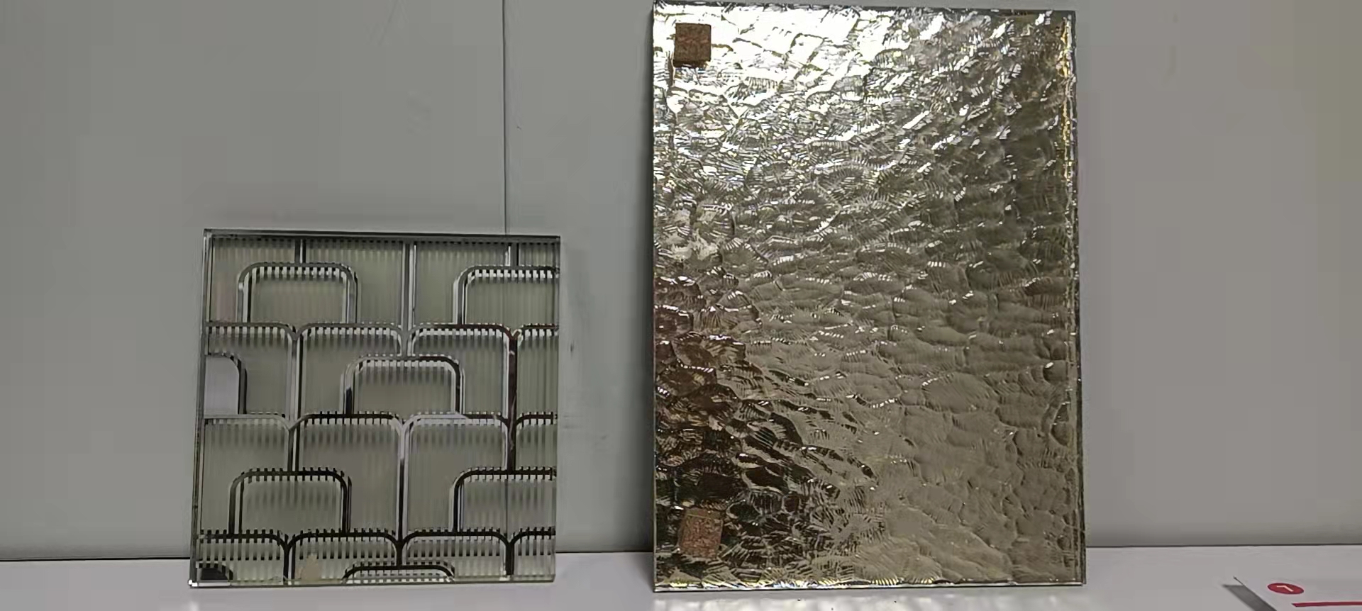 夾絲玻璃廠家 夾絲玻璃批發(fā) 夾絲玻璃價(jià)格