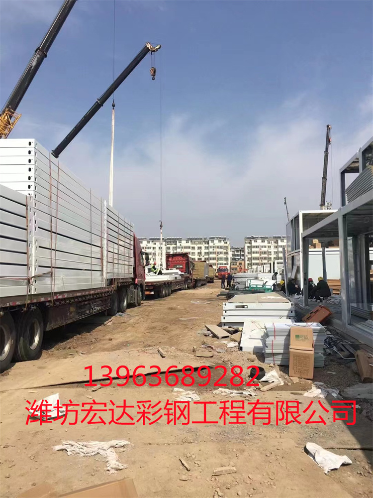 折疊箱隔離房 山東折疊箱隔離房批發(fā) 折疊箱材料廠家找濰坊宏達(dá)彩鋼箱房廠