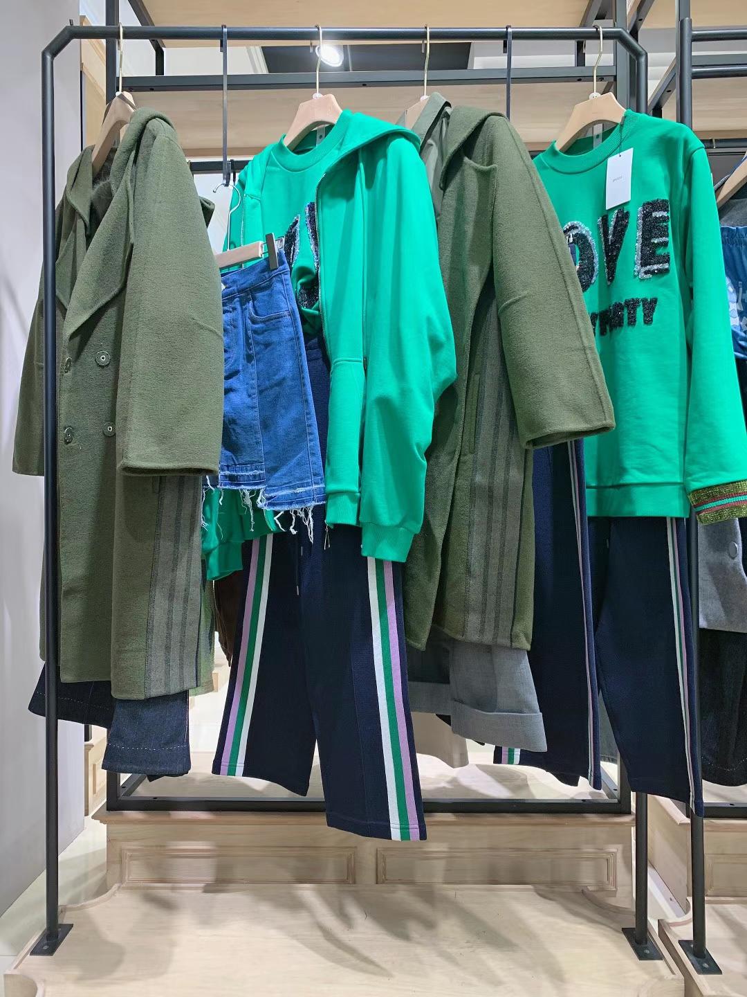 知 名女裝地素2022夏品牌折扣店女裝尾貨庫存批發(fā)