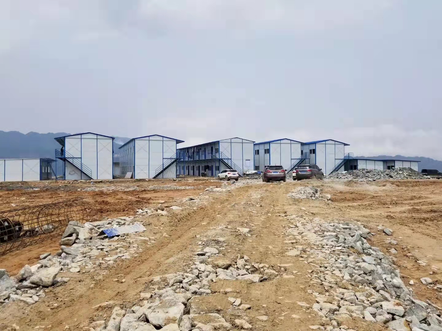 輕鋼活動(dòng)板房