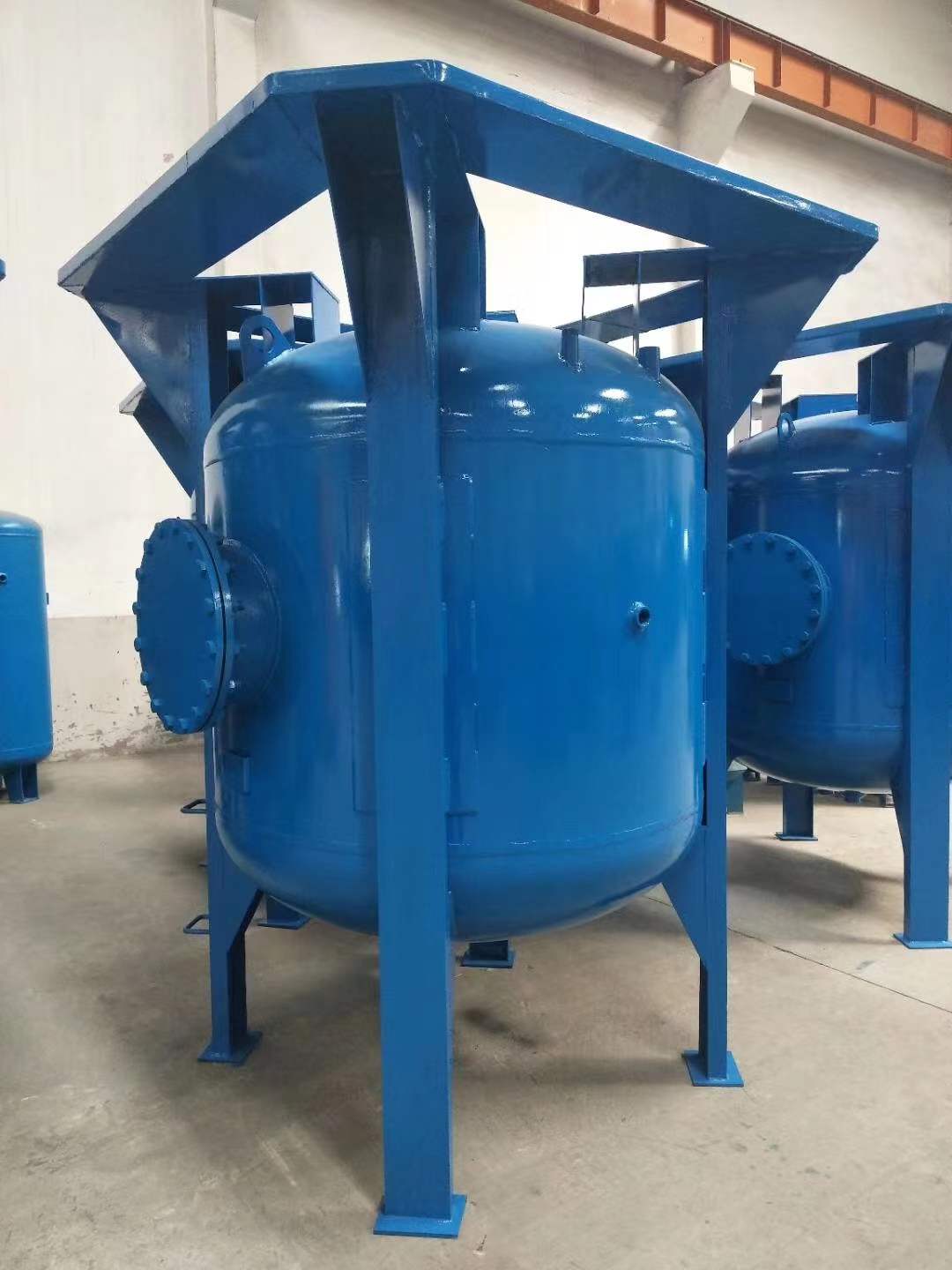 噴砂罐批發(fā)商   河北噴砂罐廠家   噴砂罐現(xiàn)貨批發(fā)