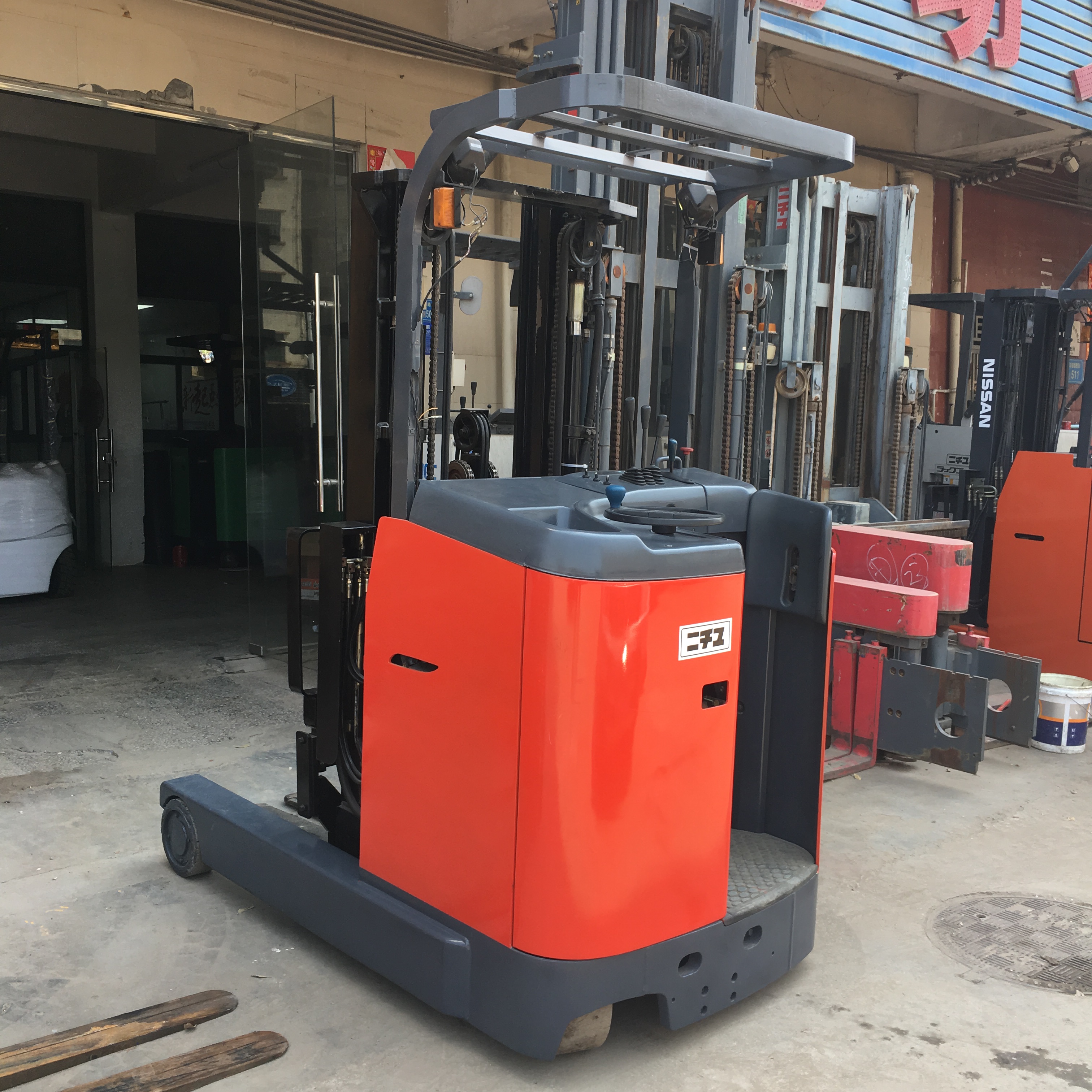 NICHIYU三節(jié)門架升高4.5米站駕前移叉車 NYK前移叉車