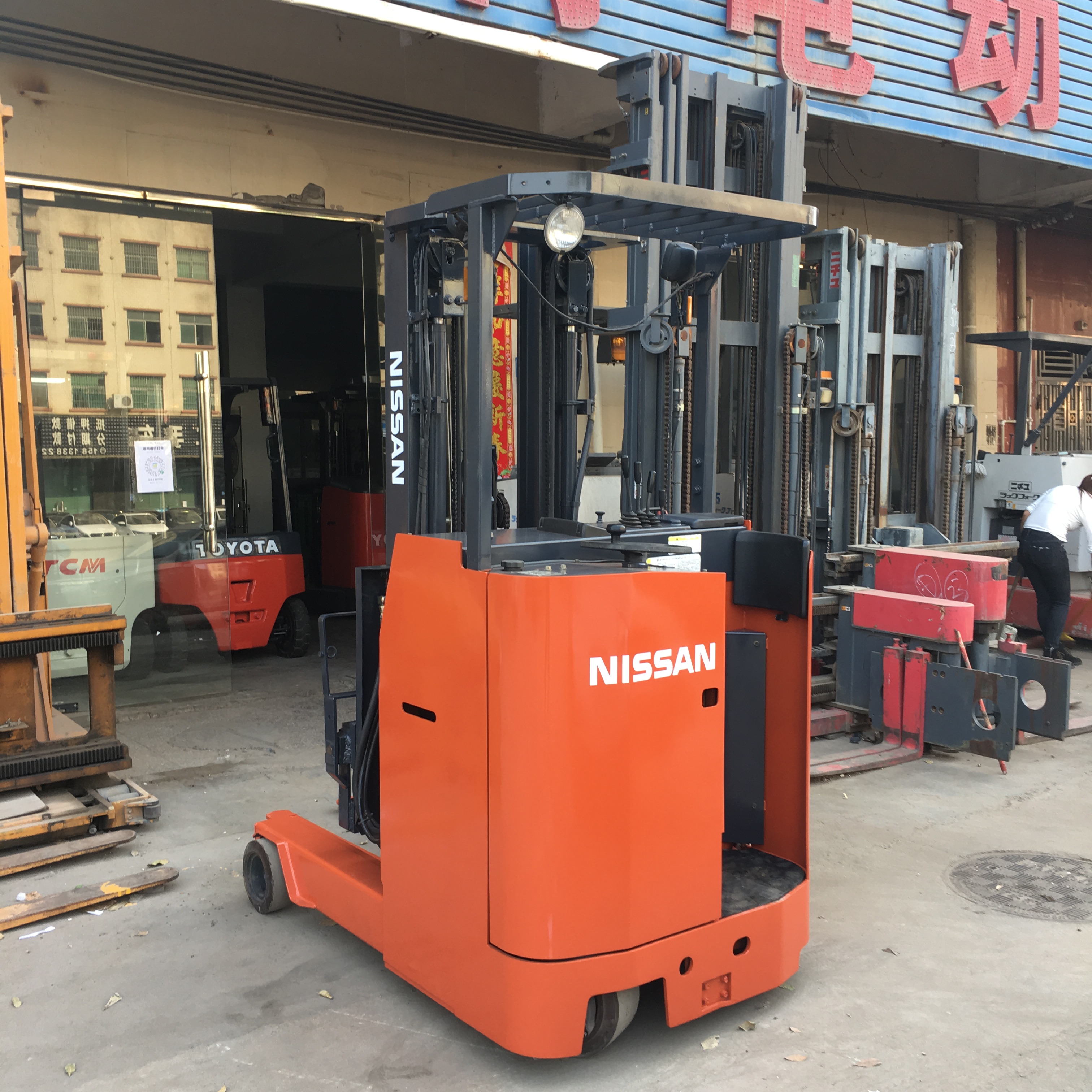 三節(jié)門架升高5150mm 5米前移式叉車