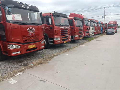 銷售二手東風(fēng)*雙驅(qū)高欄標(biāo)箱貨車