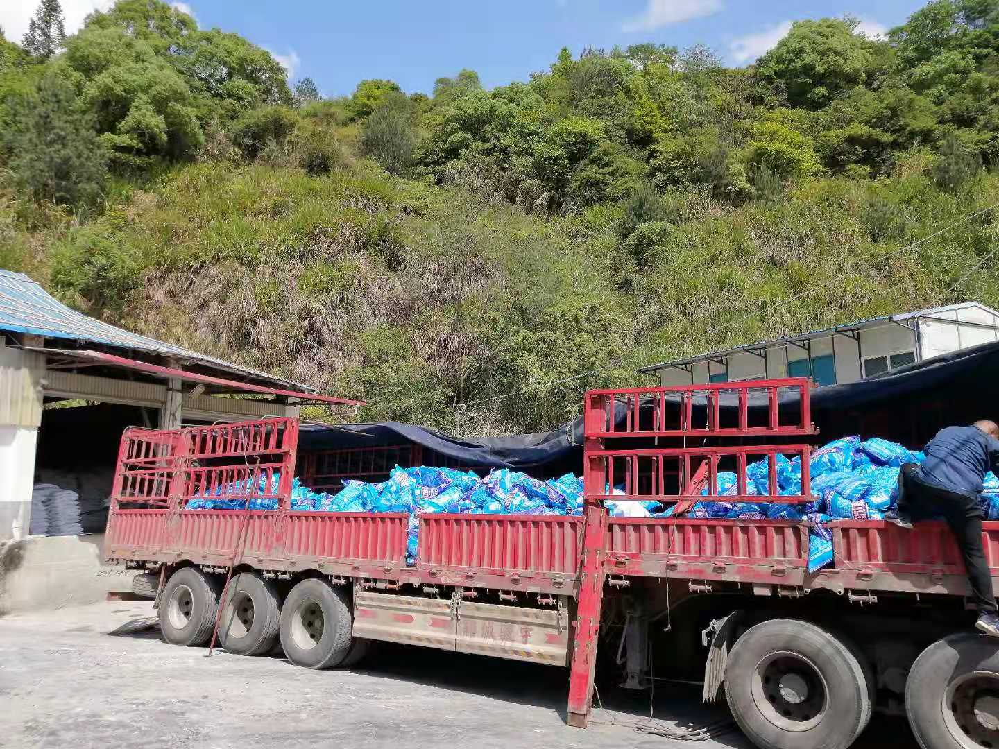 潛孔鉆破碎劑 巖石膨脹劑大孔徑70-90mm孔