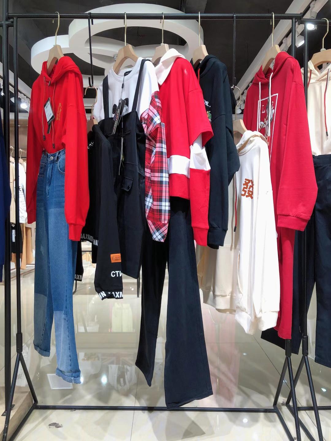 時尚女裝瑪瑪綈2022春款深圳品牌折扣女裝貨源廠家直 銷庫存尾貨打包走份