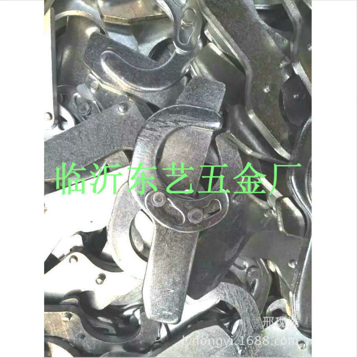 山東腳手架扣件建筑扣件定制-腳手架掛鉤鋼跳板價(jià)格