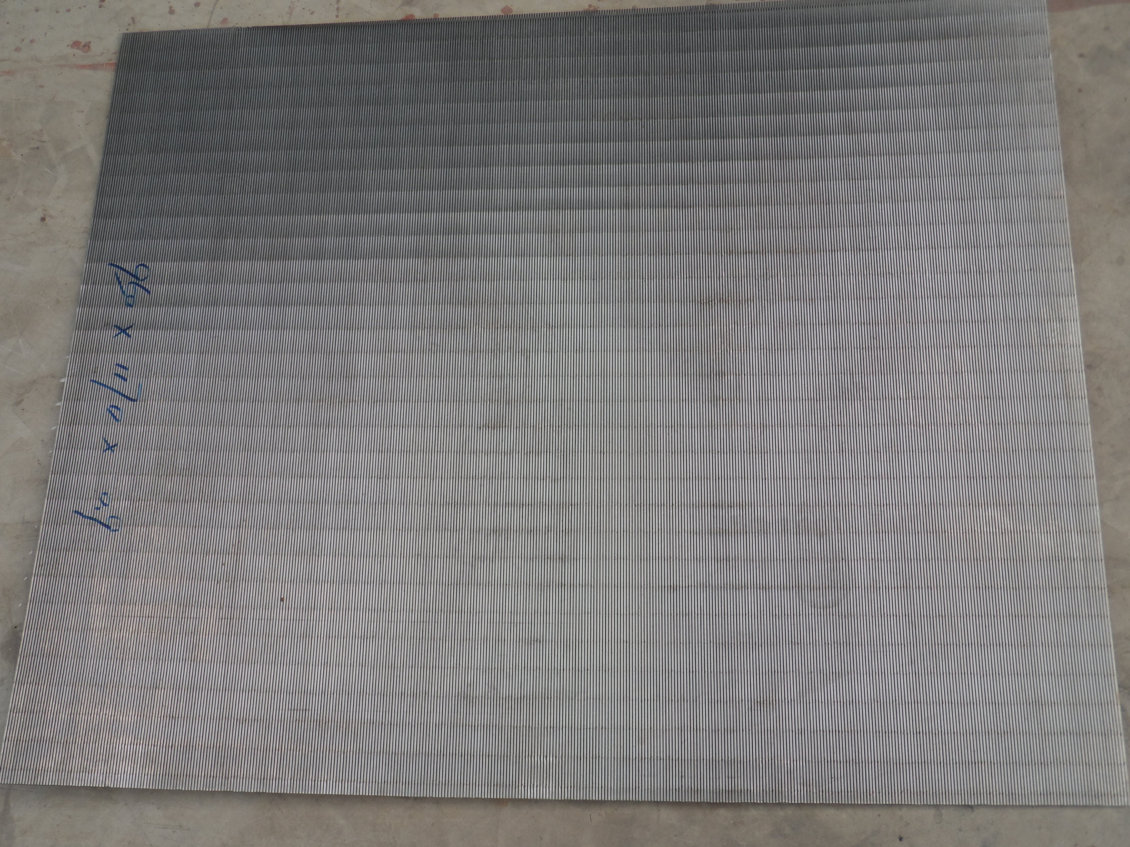 河北條縫篩網(wǎng)廠家，報(bào)價(jià)，批發(fā) 條縫篩網(wǎng)定制 安平縣條縫篩網(wǎng)定制