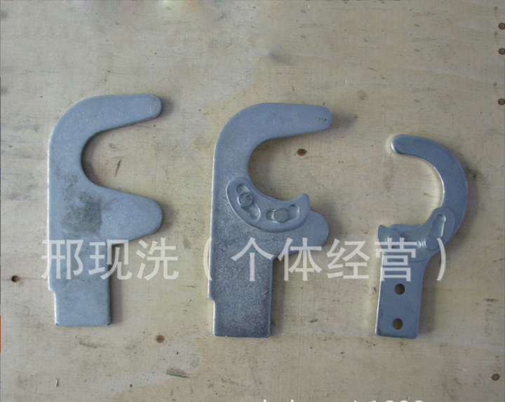 山東腳手架配件掛鉤廠家-帶鎖片腳手架掛鉤定制