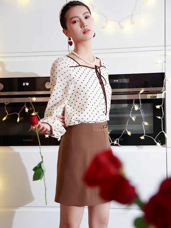 品牌卡芙芮2022春 夏品牌女裝折扣尾貨批發(fā)供應(yīng)商