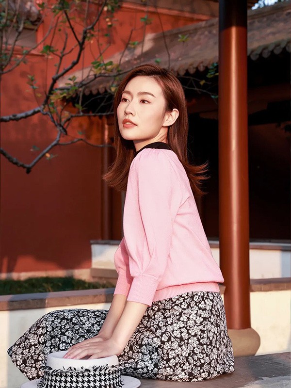 品牌卡芙芮2022春 夏品牌女裝折扣尾貨批發(fā)供應(yīng)商