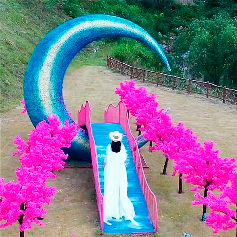 網(wǎng)紅打卡月亮橋戶外景區(qū)拍照美陳裝飾擺件創(chuàng)意攝影道具雕塑造型