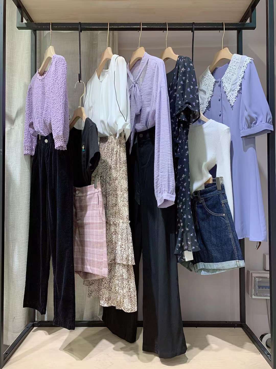 品牌女裝折扣批發(fā) 夕紫荷22春夏商場(chǎng)特賣(mài)場(chǎng)品牌女裝正 品清倉(cāng)批發(fā)市場(chǎng)