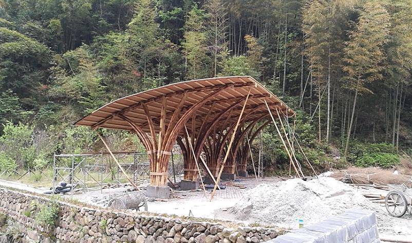 用竹子打造的停車竹廊  境道原竹建造