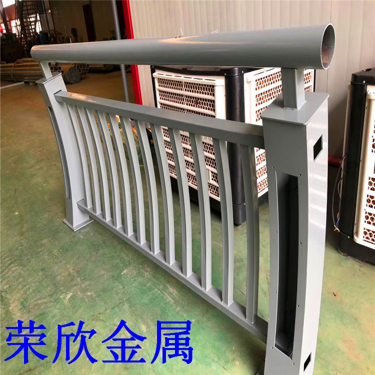 榮欣廠家供應(yīng)橋梁纜索護(hù)欄 不銹鋼纜索護(hù)欄誠信經(jīng)營