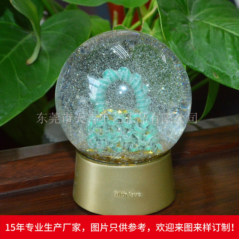 定做樹脂水球工廠玻璃雪花球擺件鐵塔圣誕節(jié)定制廠家生產(chǎn)創(chuàng)意禮品