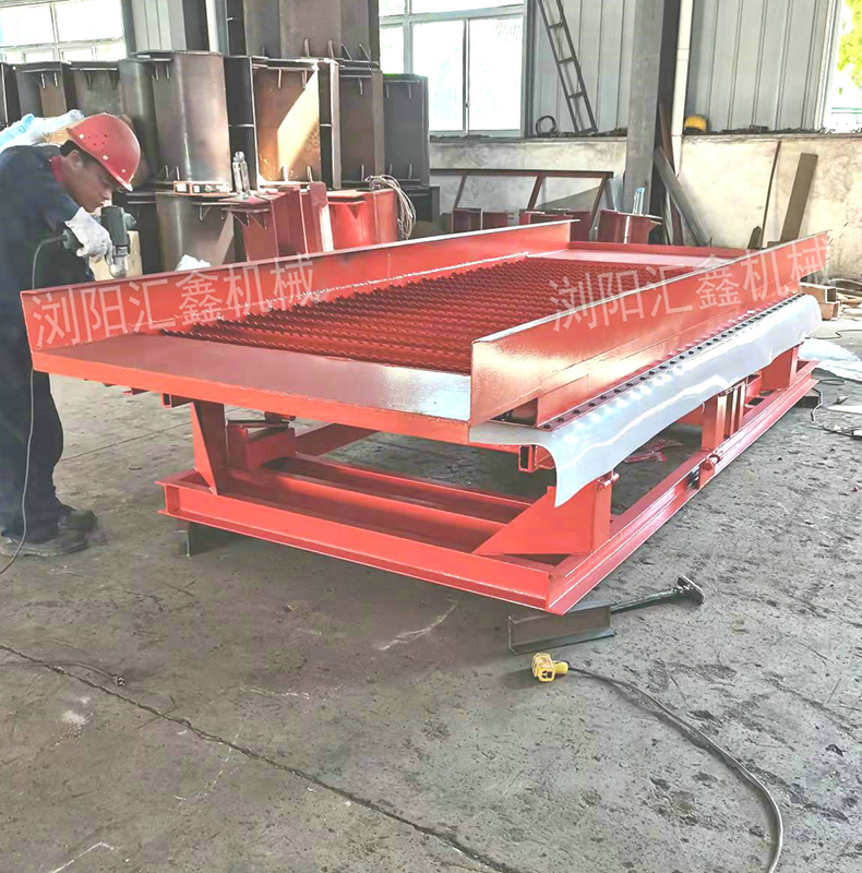 湖南鼓動(dòng)溜槽湖南蠕動(dòng)溜槽長(zhǎng)沙鼓動(dòng)溜槽長(zhǎng)沙蠕動(dòng)溜槽瀏陽(yáng)鼓動(dòng)溜槽瀏陽(yáng)蠕動(dòng)溜槽