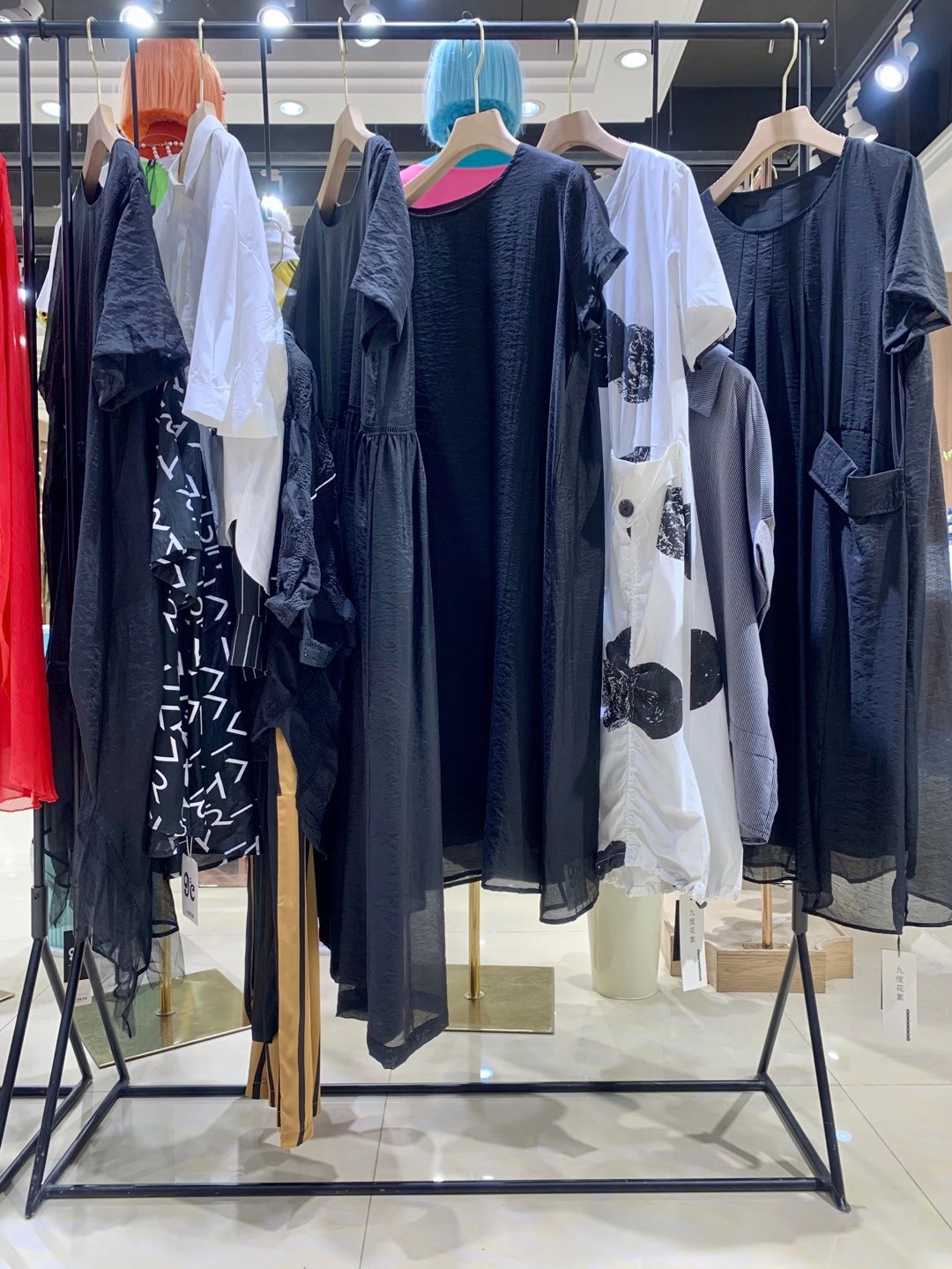 意大利品牌 九度花絮2021 秋冬女裝折扣庫存批發(fā)渠道