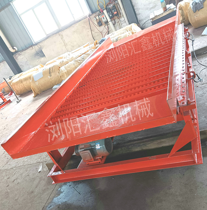 湖南鼓動(dòng)溜槽湖南蠕動(dòng)溜槽長(zhǎng)沙鼓動(dòng)溜槽長(zhǎng)沙蠕動(dòng)溜槽瀏陽(yáng)鼓動(dòng)溜槽瀏陽(yáng)蠕動(dòng)溜槽