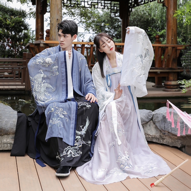 士兵服、相聲服，話劇服、和服，唐