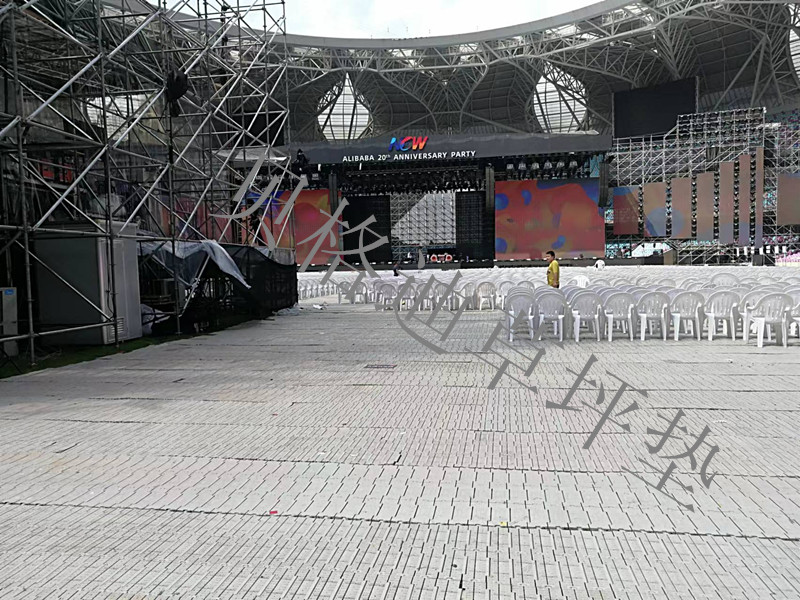 大型場地活動草坪保護板 演唱會草坪保護板租售 出租 租賃  大型場地活動草坪保護板演唱會草坪