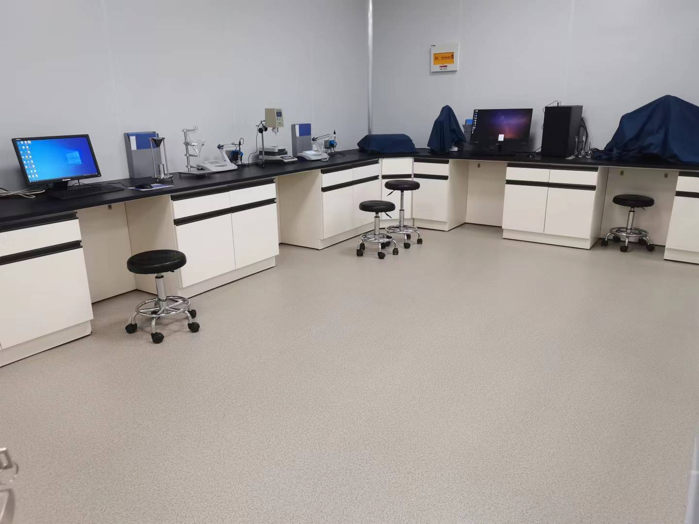 上海全鋼通風(fēng)柜實(shí)驗(yàn)臺(tái)定做廠家找哪家供應(yīng)商報(bào)價(jià)