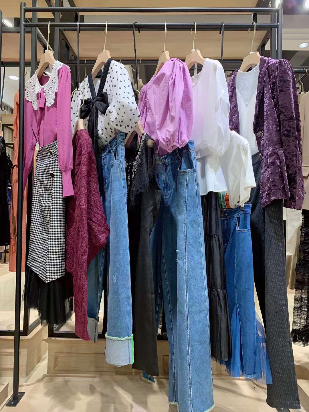 深圳品牌珈姿萊爾2022 春夏品牌折扣女裝尾貨庫存批發(fā)供應(yīng)鏈