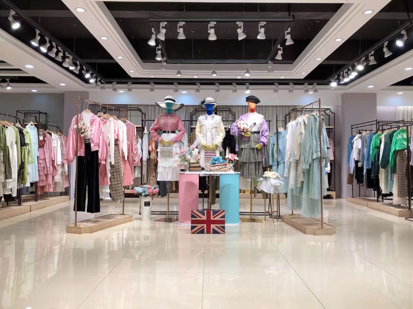 外貿(mào)品牌Lolypop2022 春品牌折扣女裝剪標(biāo)尾貨清倉批發(fā)