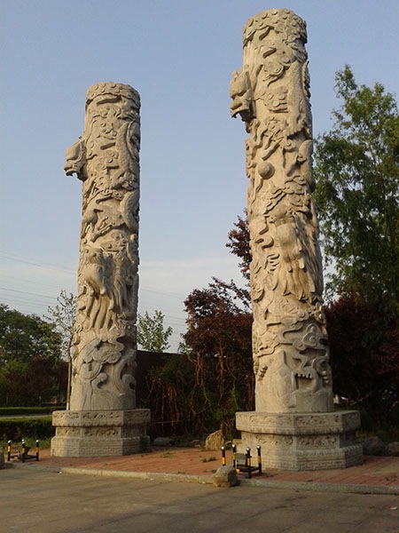 石雕龍柱云柱報(bào)價(jià)  石雕龍柱云柱廠家報(bào)價(jià)