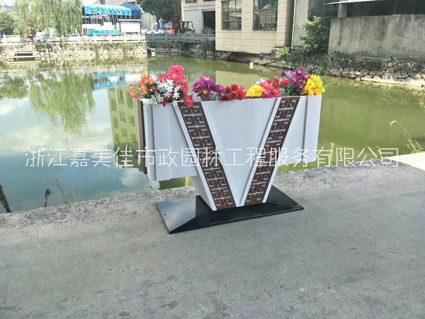 臉譜花箱  廠家定制新款PVC花箱  戶外道路人行道隔離  美化景觀花盆花槽  PVC臉譜花箱